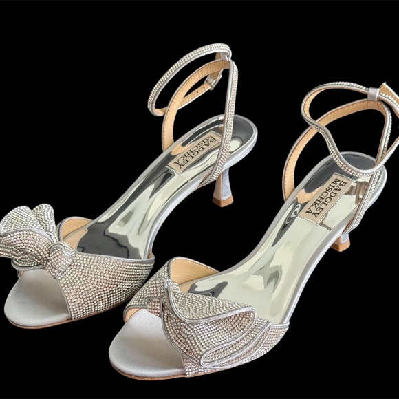 Badgley Mischka Women's Silver Remi Kitten Evening Heel Sandals, NEW pick size - Picture 1 of 16